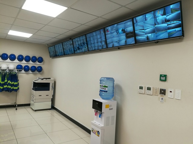 Lắp đặt hệ thống kiểm soát cửa ra vào và camera giám sát tại nhà kho Ngoại quan công ty Ryobi Logistics.